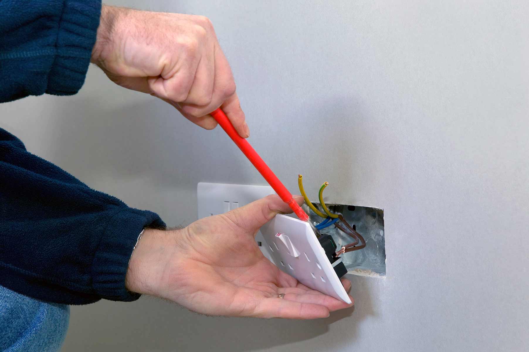 Our electricians can install plug sockets for domestic and commercial proeprties in South Kensington and the local area. 